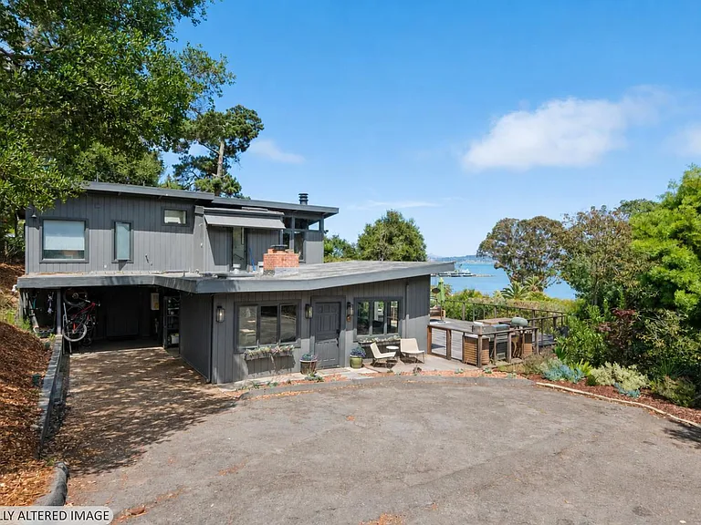 4350 Paradise Dr — Photo 1