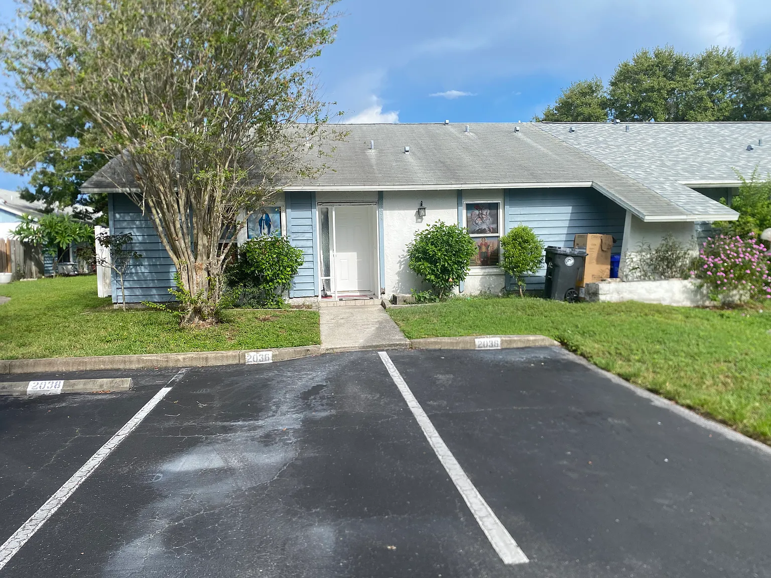 2 bed, 1296 sqft, $2,095 — Photo 2