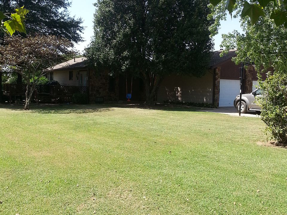 1st image of 651 Meadowbrook Dr