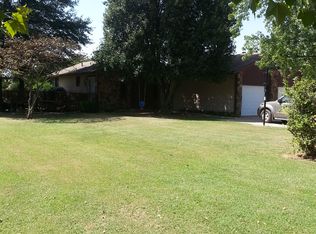 651 Meadowbrook Dr, Parkerfield, KS 67005