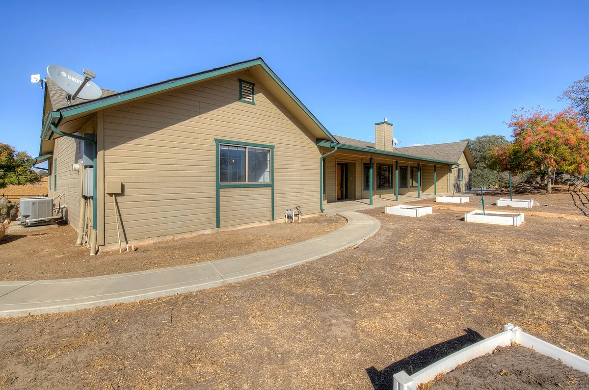 Building Photo - 19580 Watts Valley Rd