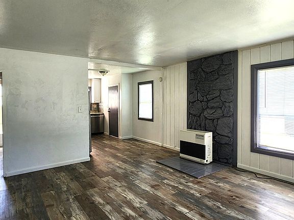 3rd image of 1285 Murphy Ave