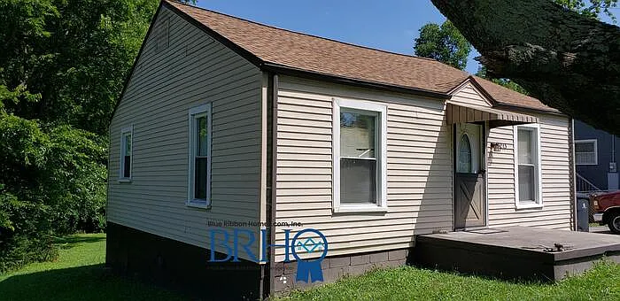 3213 Shields Ave — Photo 5