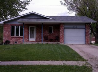 700 Schooner Ct, Hickman, NE 68372