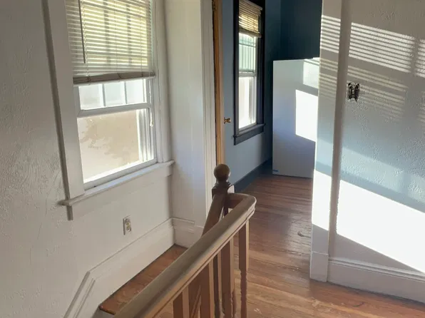 194 W Marie St #2, Hicksville, NY 11801