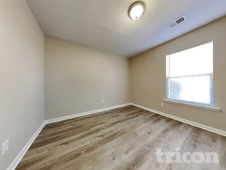 409 Baneberry Ln — Photo 12