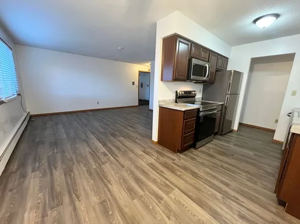 Western Ave Properties, 3215-3217 S Western Ave #3217-5, Sioux Falls, SD 57105