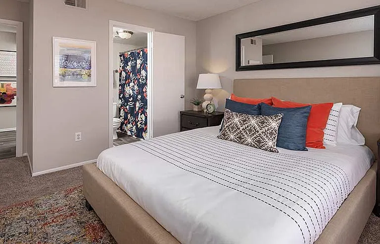 River Vista Apartments — Photo 6