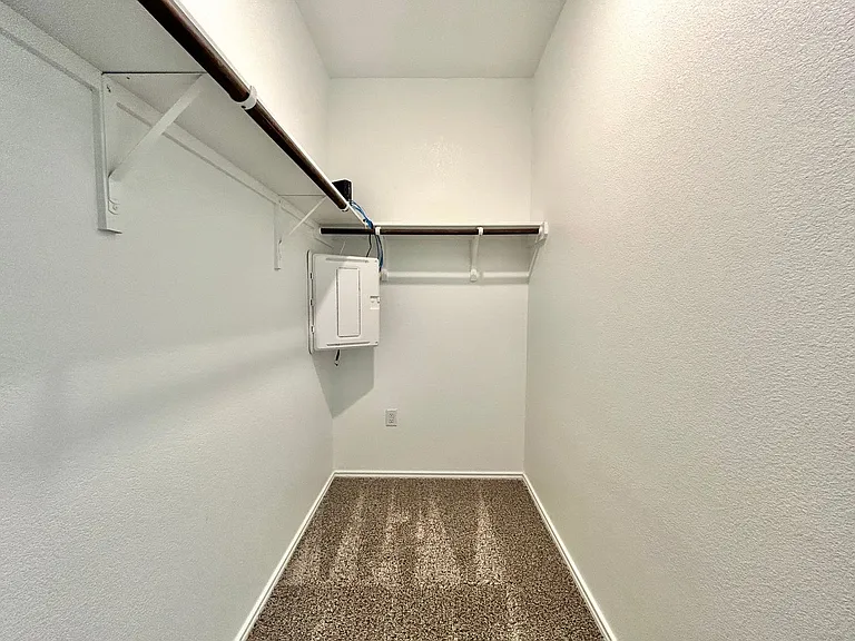 10412 Premier Park St — Photo 17