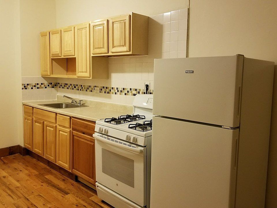 1st image of 733 6th Ave APT 1R