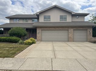 7521 Bayfield Dr, Tinley Park, IL 60487