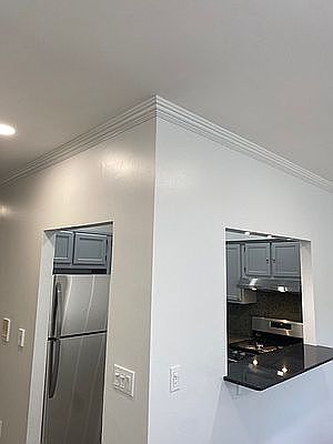 5th image of 385 Cumberland St Floor 3