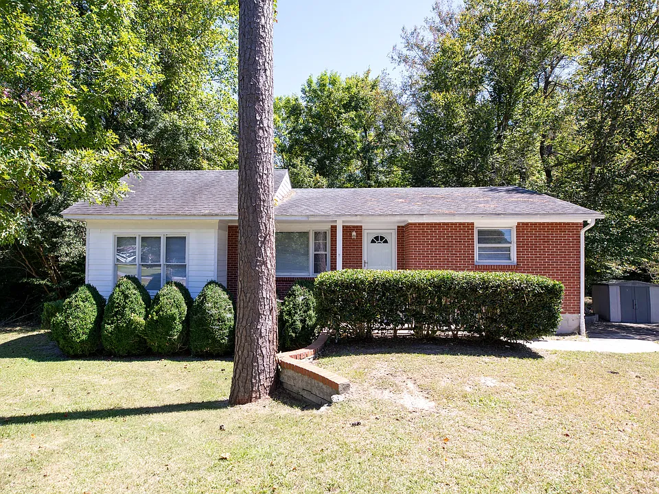 218 Edgewood Dr