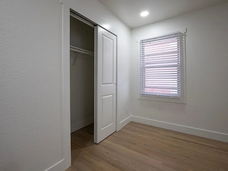 204 W 36th St #2 — Photo 18