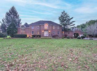 27 Shira Ln, Manalapan, NJ 07726