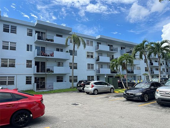 5th image of 1221 SW 122nd Ave APT 303