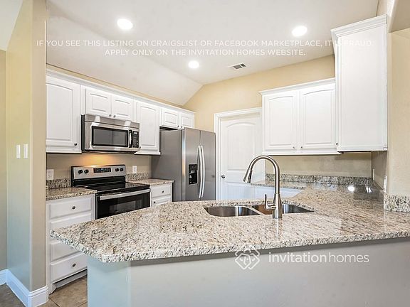 4th image of 1206 Woodside Ln