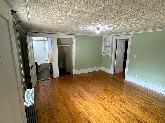 Living room 2/bedroom