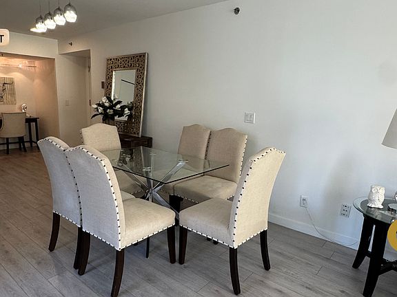 3rd image of 289 Drake St #702