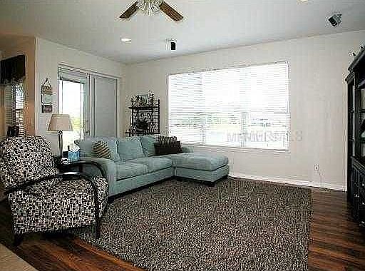 5th image of 3864 Heirloom Rose Pl