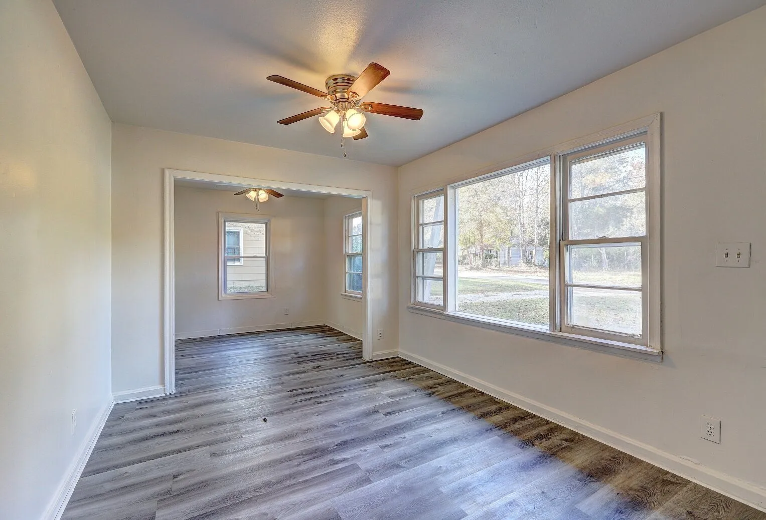 3 bed, 1.0 bath, 900 sqft, $899 — Photo 3