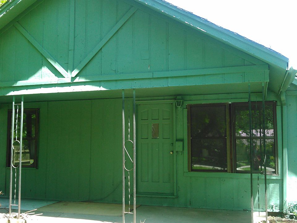 2nd image of 503 SE 6th St