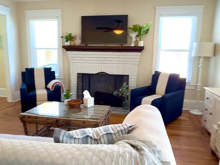 212 S Wild Olive Ave #NA — Photo 6