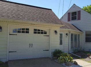 1301 Karen Dr SE, Cedar Rapids, IA 52403