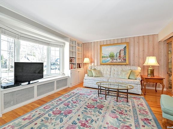 3rd image of 141 Brook St