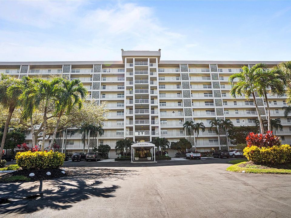 1st image of 3510 Oaks Way #307