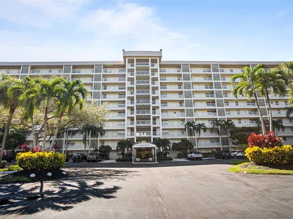 3510 Oaks Way #802, Pompano Beach, FL 33069