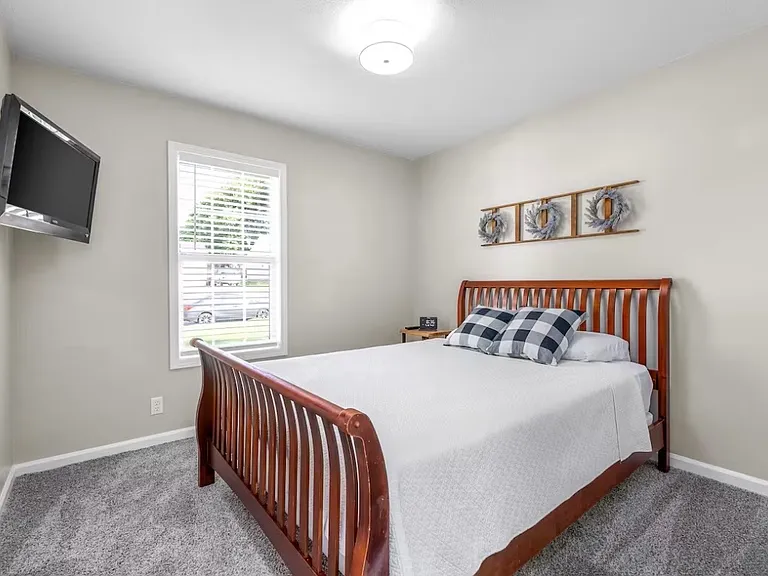713 Princeton Cir — Photo 5