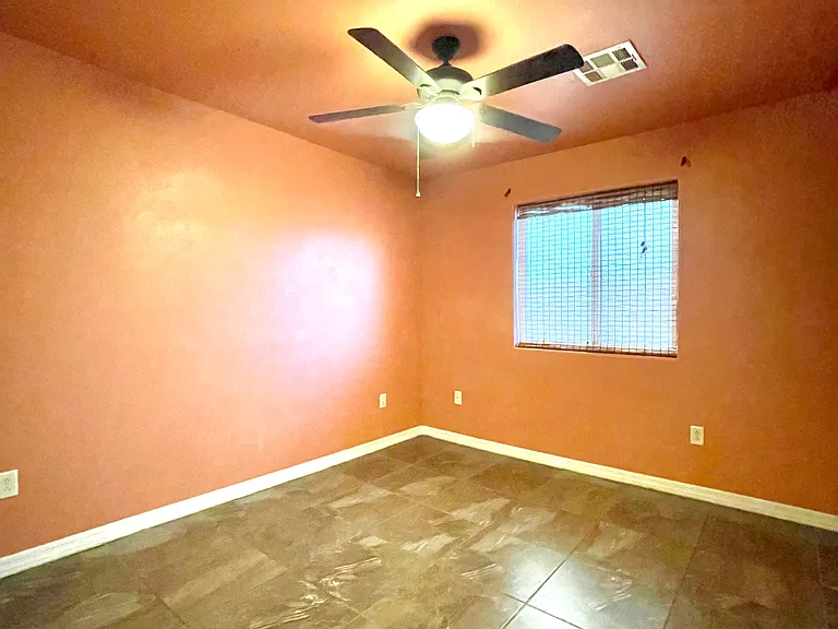 597 N Marshall Loop Ct — Photo 9