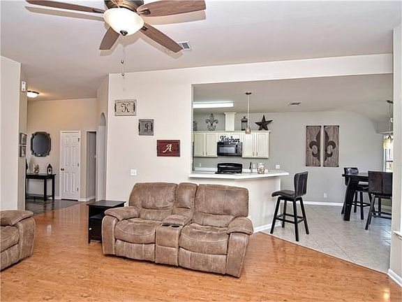 5th image of 112 Meadowside Dr