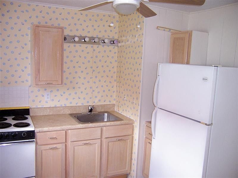 2nd image of 641 59th St APT A