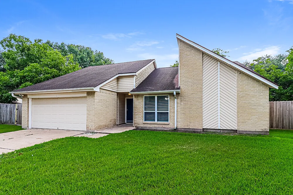 3 bed, 2.5 bath, 1660 sqft, $2,120 — Photo 4