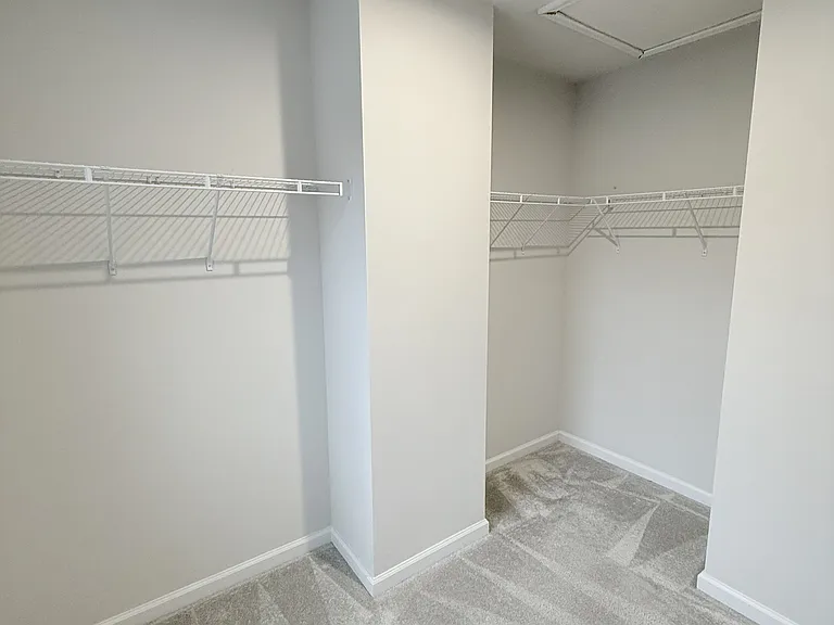 400 El Camino Dr #B — Photo 17