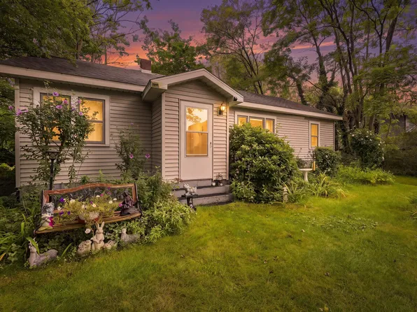 427 S Mayhew St, New Buffalo, MI 49117