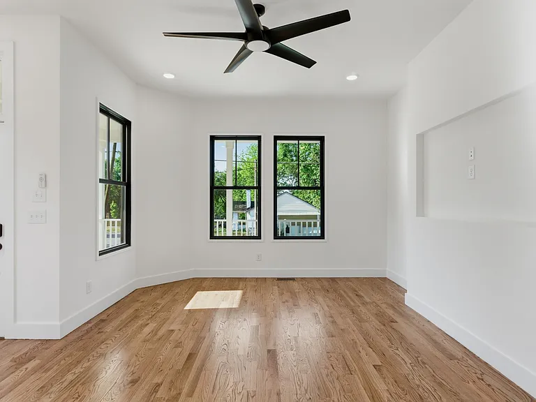 1111 Petway Ave — Photo 6