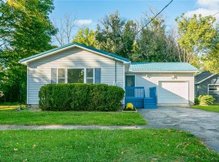13 Jackson St, Holley, NY 14470