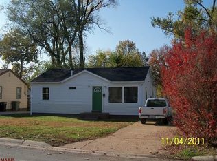 4353 Saint Regina Ln, Saint Ann, MO 63074