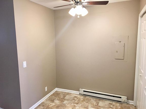 Eat-in area off of kitchen