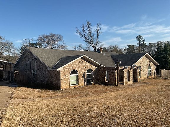 3rd image of 910 N Whatley Rd