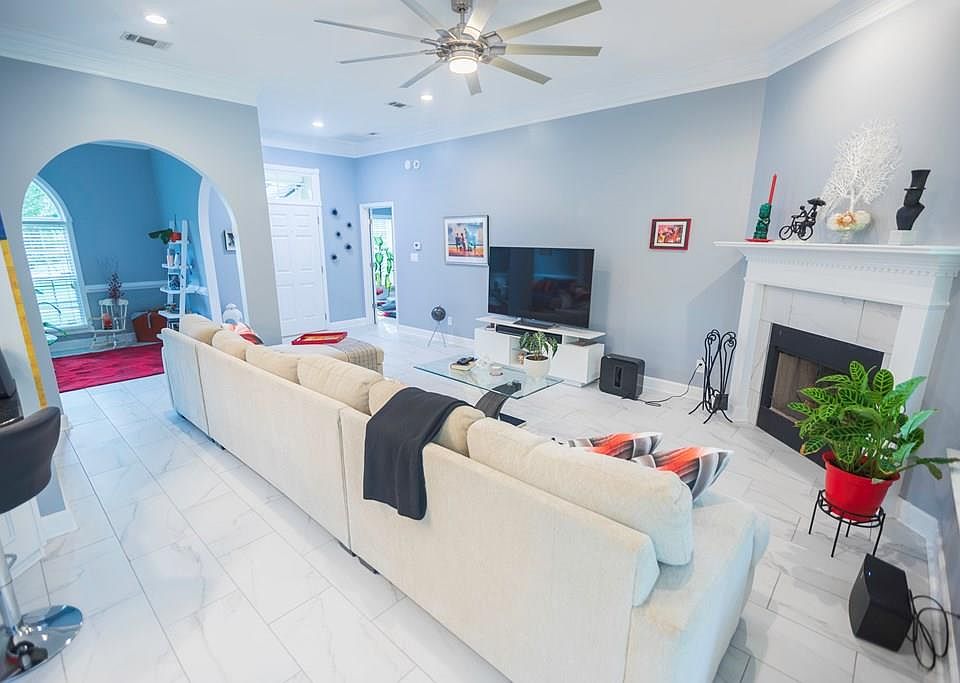 1st image of 4359 Kenilworth Cir