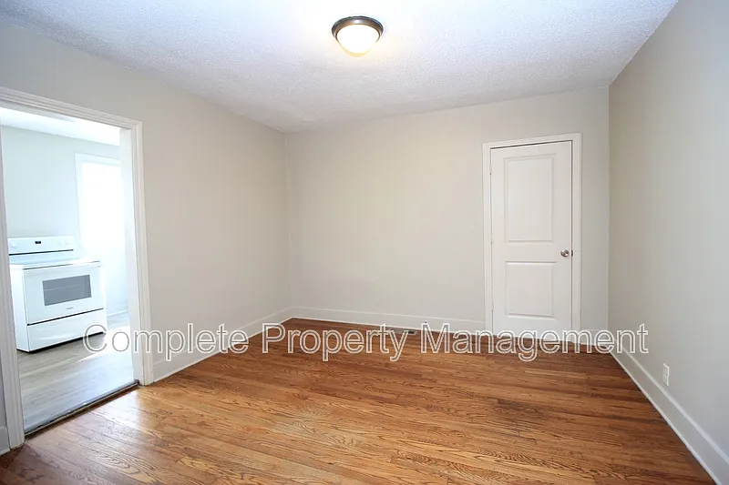 3 bed, 1.0 bath, $1,250 — Photo 3