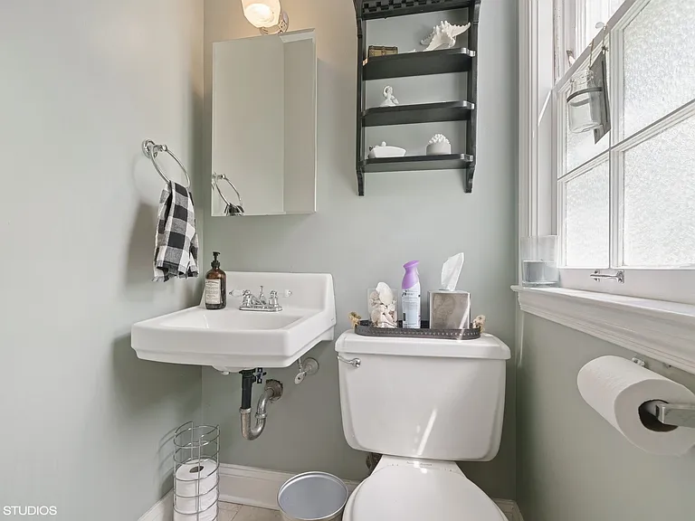 326 W Evergreen St — Photo 8