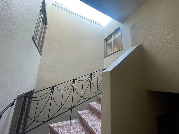 3rd image of 448 Funston Ave