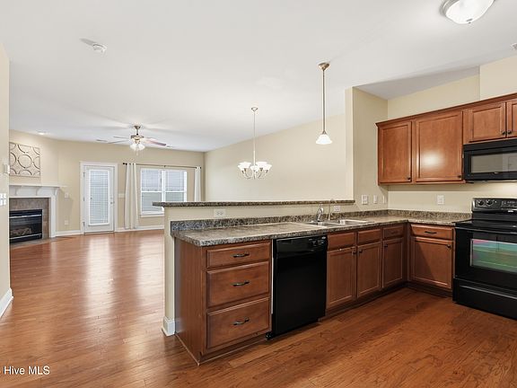 5th image of 1800 Fox Den Way #4