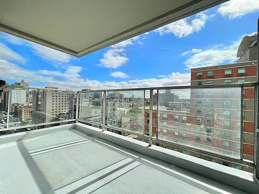 Rented by R New York | media 2