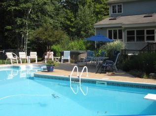 8 Hickory Ln, Groton, MA 01450